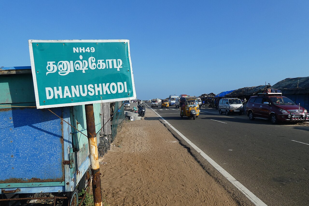 Green highway direction signboard in Tamil Nadu